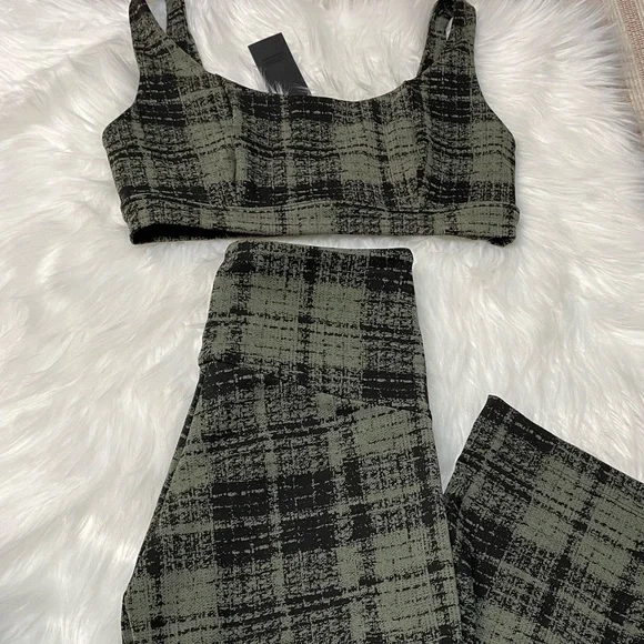 ❗️NWT❗️| ONA | Plaid sports bra and pants set. - Picture 6 of 16